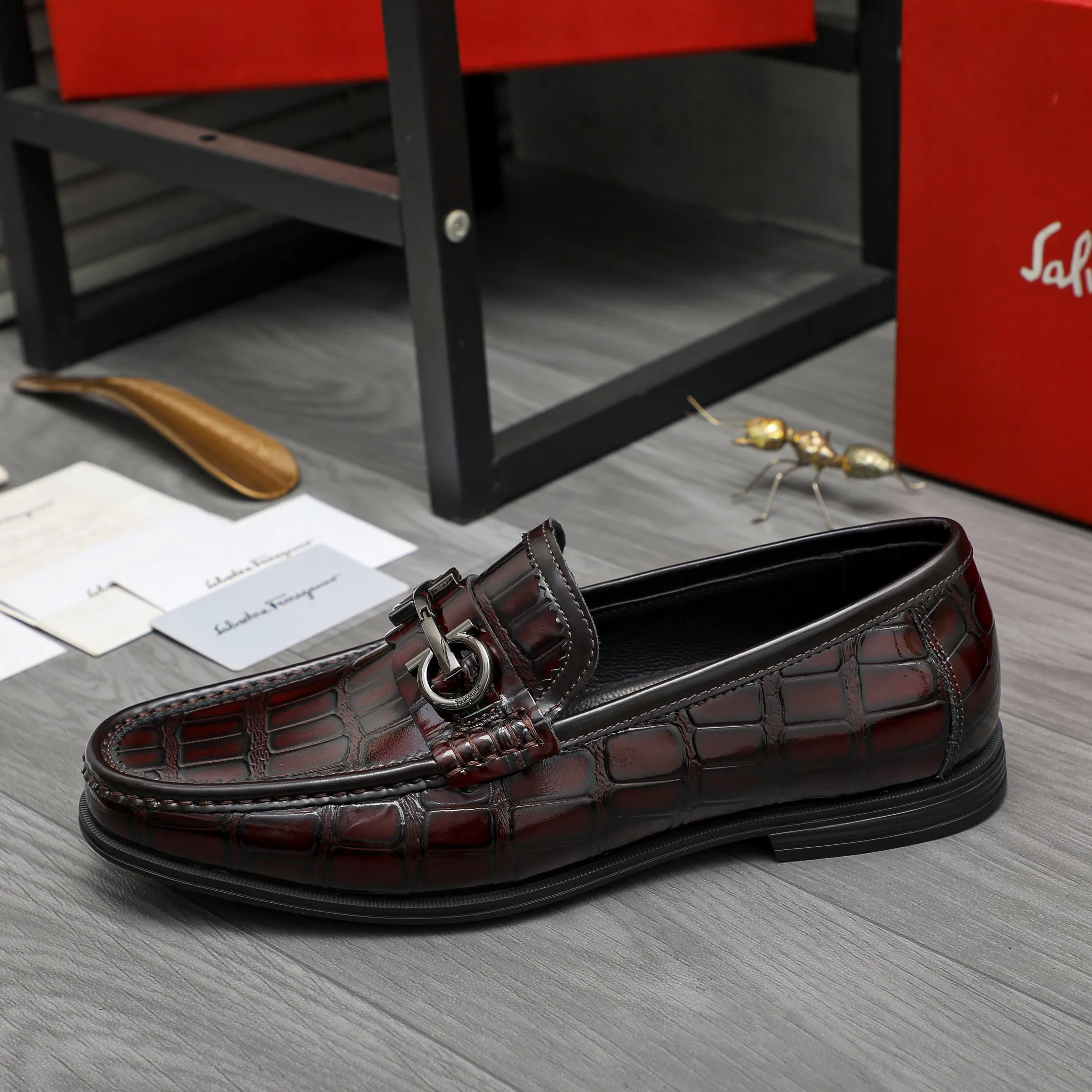 Men's shoes 💰p442 Product trademark: Ferragamo "Ferragamo" business slip-on leather shoes. Regular size: 38-46 (45.46 is custom-made and non-returnable) Product materials: Selected color-grabbed stone pattern embossed cowhide upper, cowhide lining, rubber outsole